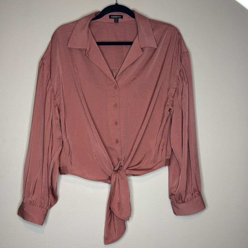 Express tied cropped rose pink button up business casual shirt
